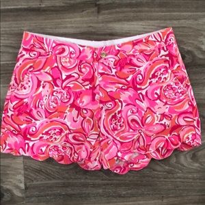 Lilly Pulitzer Buttercup size 6 Shorts pink & red